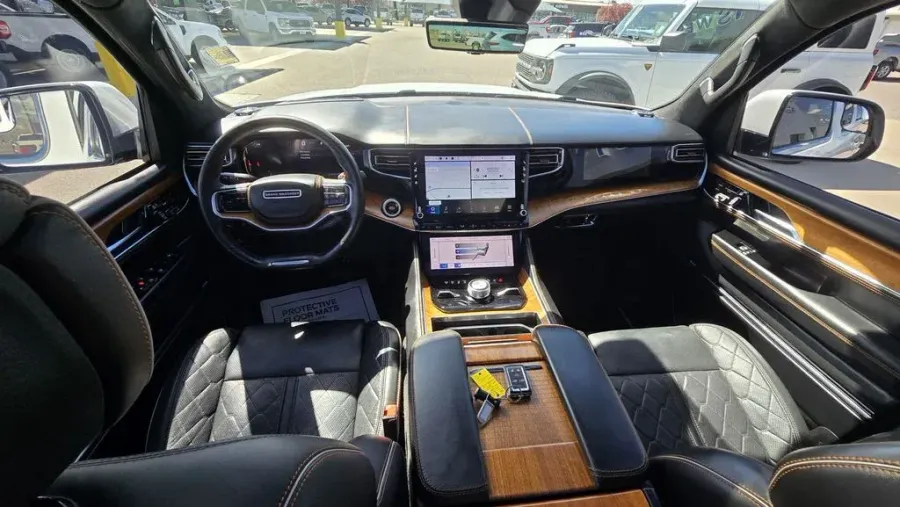 2022 Jeep Grand Wagoneer | Photo 40 of 45