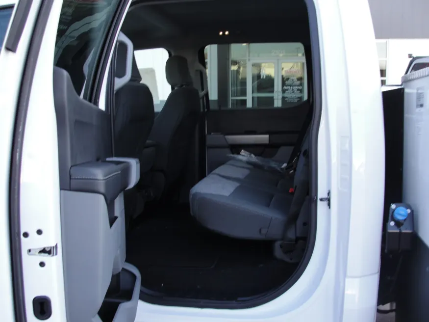 2026 Ford F-350 | Photo 13 of 16