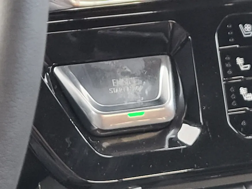 2026 GMC Sierra 1500 Denali Ultimate | Photo 19 of 27