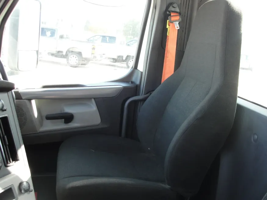 2020 Freightliner Cascadia 126 | Photo 14 of 16