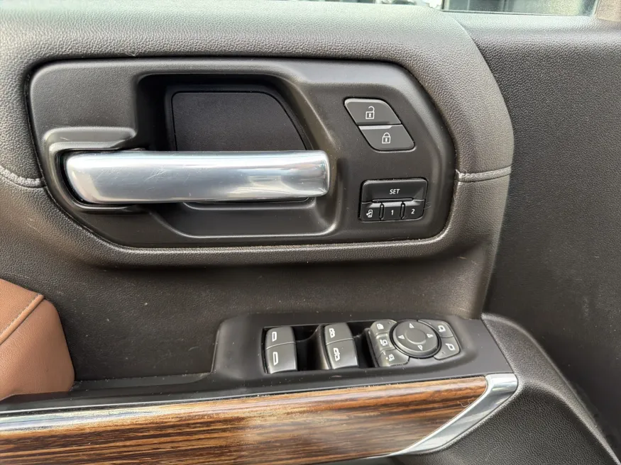 2022 Chevrolet Silverado 2500HD High Country | Photo 12 of 22