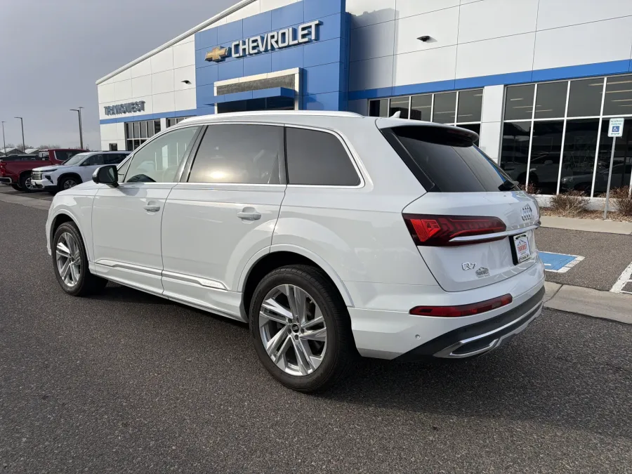 2023 Audi Q7 Premium Plus | Photo 2 of 23
