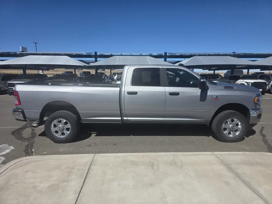 2024 RAM 2500 Big Horn | Photo 4 of 22
