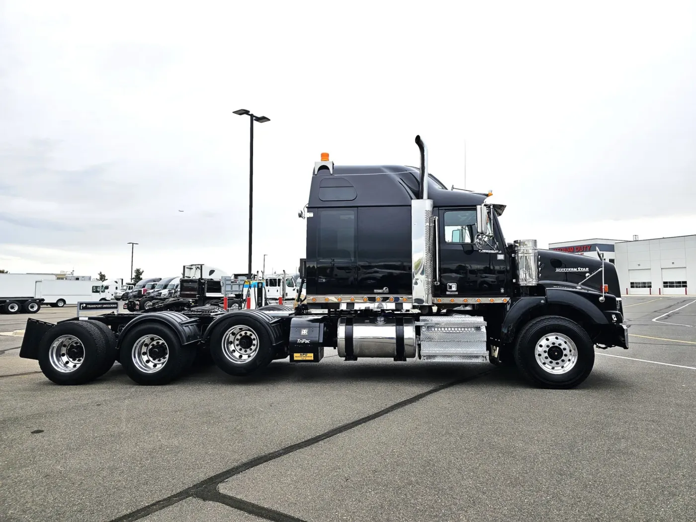 2021 Western Star 4900SA | Photo 4 of 29