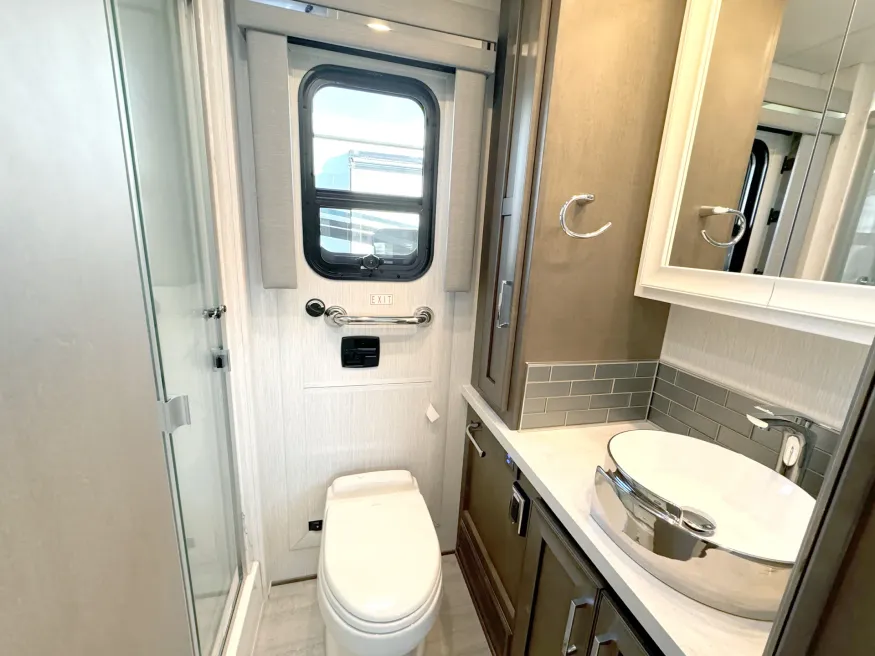 2026 Newmar Ventana 3512 | Photo 11 of 28