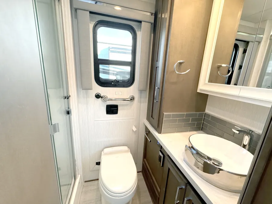 2026 Newmar Ventana 3512 | Photo 11 of 28