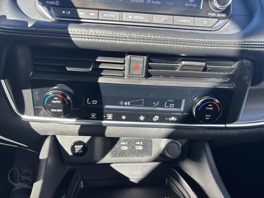 2024 Nissan Rogue SV | Photo 17 of 21