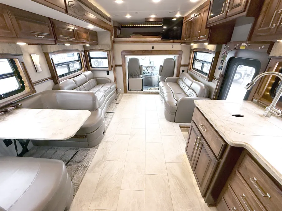 2018 Renegade Classic 3400AM | Photo 5 of 29