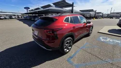 2025 Chevrolet Trax | Thumbnail Photo 6 of 27