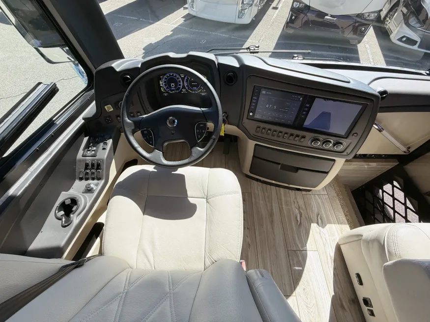 2023 Tiffin Allegro Bus 45FP | Photo 7 of 35