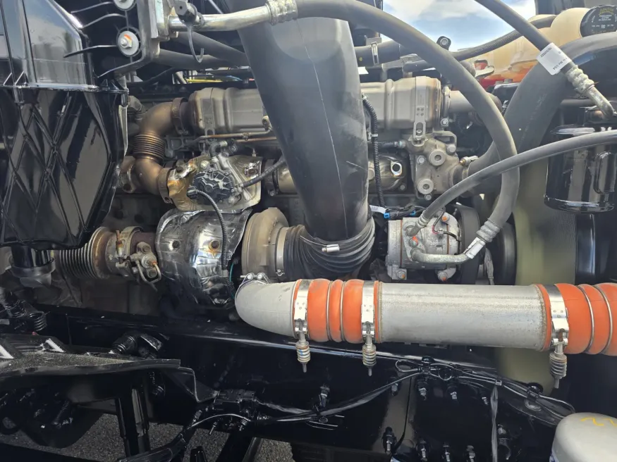 2023 Freightliner Cascadia 126 | Photo 10 of 22