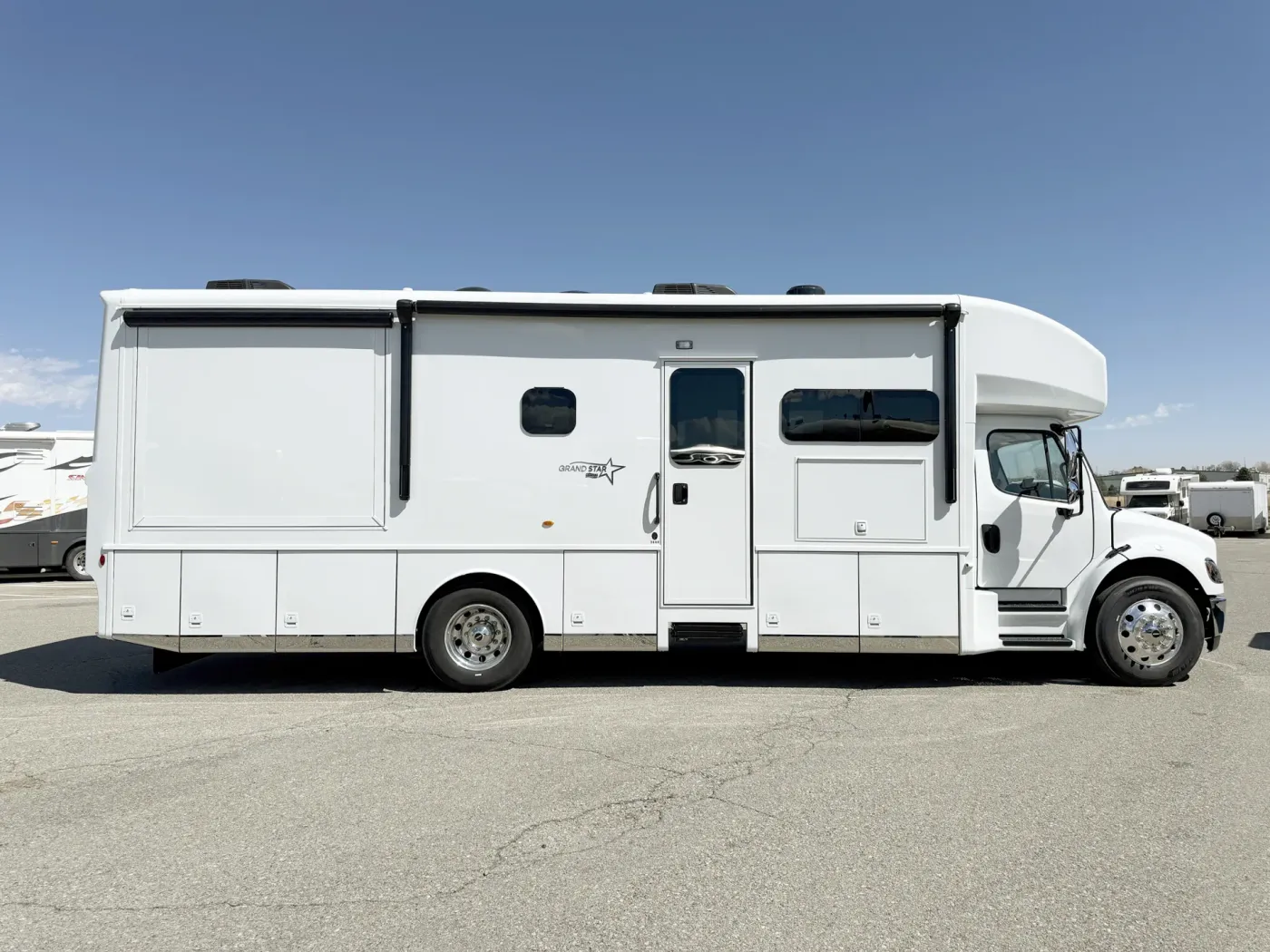 2026 Newmar Grand Star 3444 | Photo 3 of 28