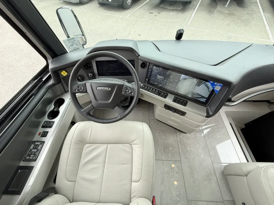 2026 Newmar London Aire 4551 | Photo 7 of 33