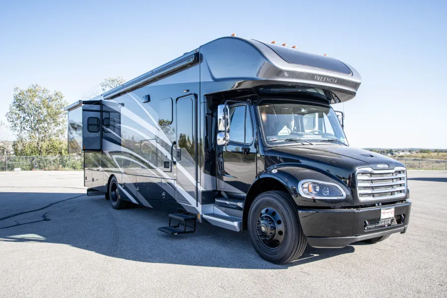 2026 Renegade Valencia 36SB | Photo 8 of 22