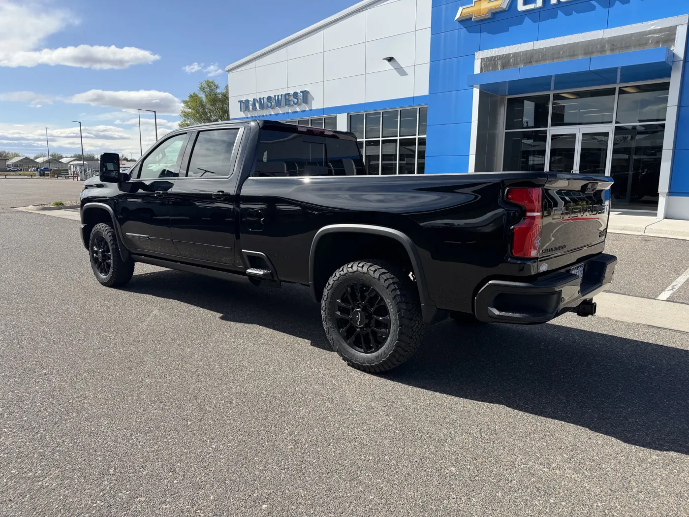 2026 Chevrolet Silverado 3500HD High Country | Photo 2 of 22