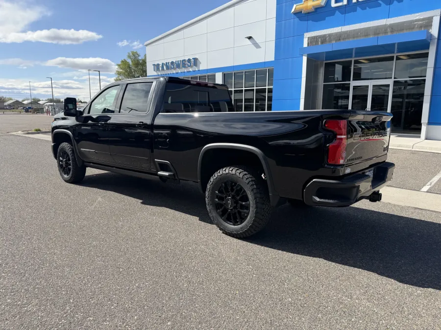 2026 Chevrolet Silverado 3500HD High Country | Photo 2 of 22