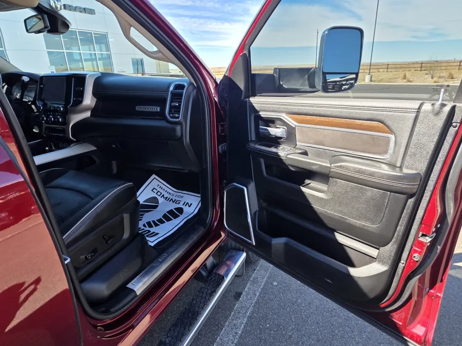 2022 RAM 3500 Laramie | Photo 15 of 24