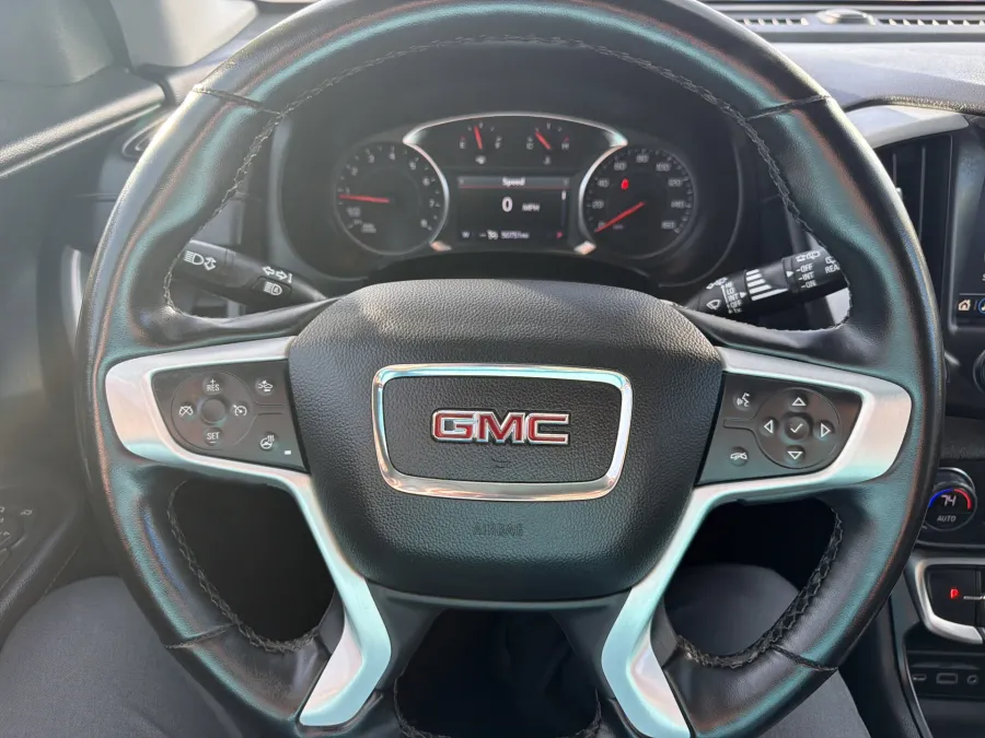 2024 GMC Terrain SLT | Photo 20 of 22