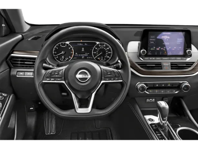 2023 Nissan Altima | Photo 3 of 12