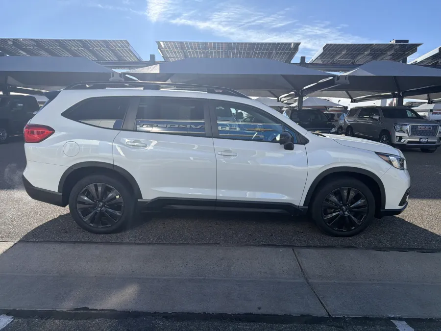 2022 Subaru Ascent Onyx Edition | Photo 5 of 25