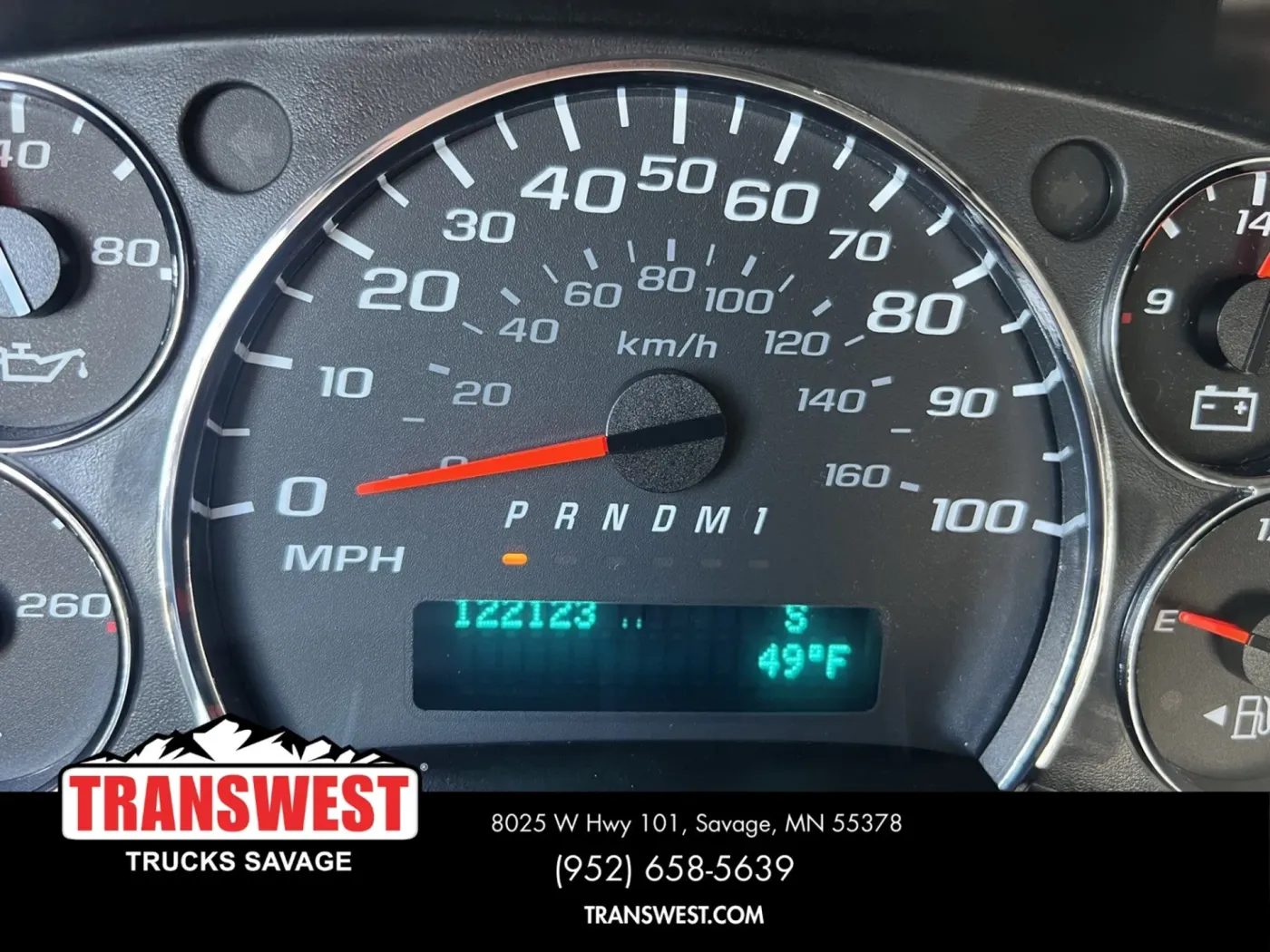 2018 Chevrolet Express | Photo 2 of 18