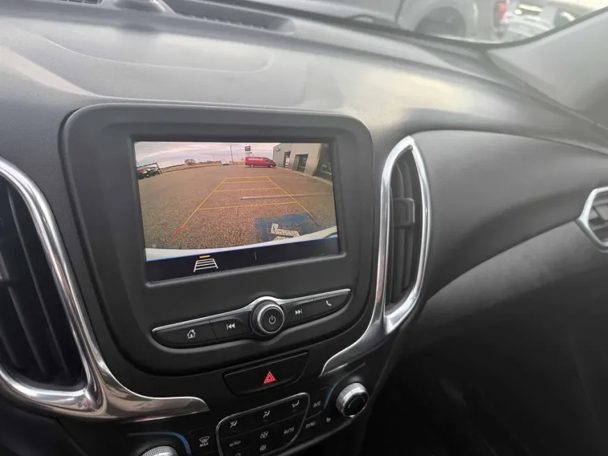 2021 Chevrolet Equinox | Photo 19 of 28