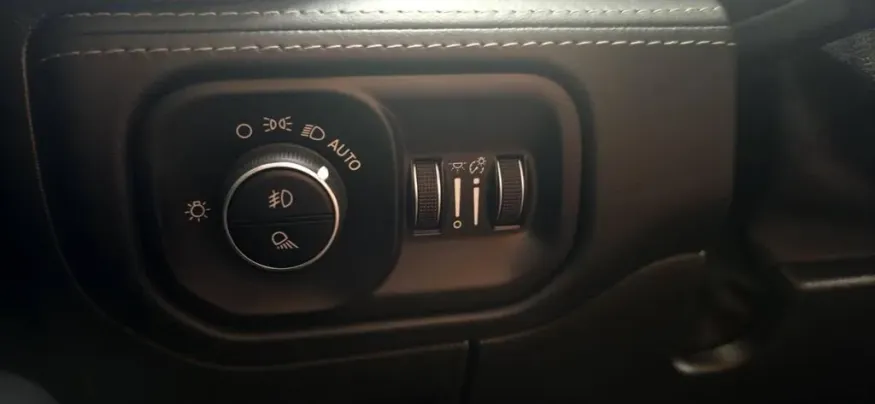 2022 RAM 1500 | Photo 15 of 35