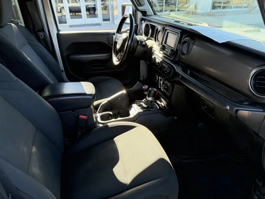 2020 Jeep Wrangler Sport S | Photo 9 of 14