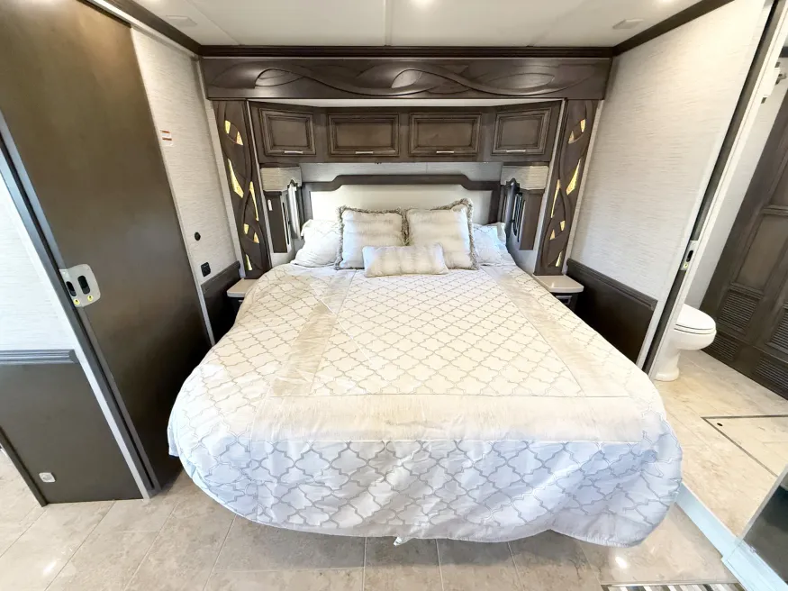 2019 Newmar Ventana 4037 | Photo 16 of 31