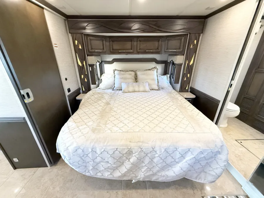 2019 Newmar Ventana 4037 | Photo 16 of 31