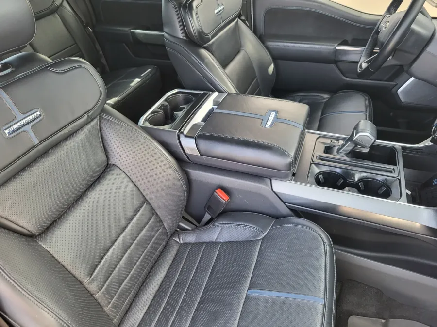 2024 Ford F-150 Platinum | Photo 12 of 26