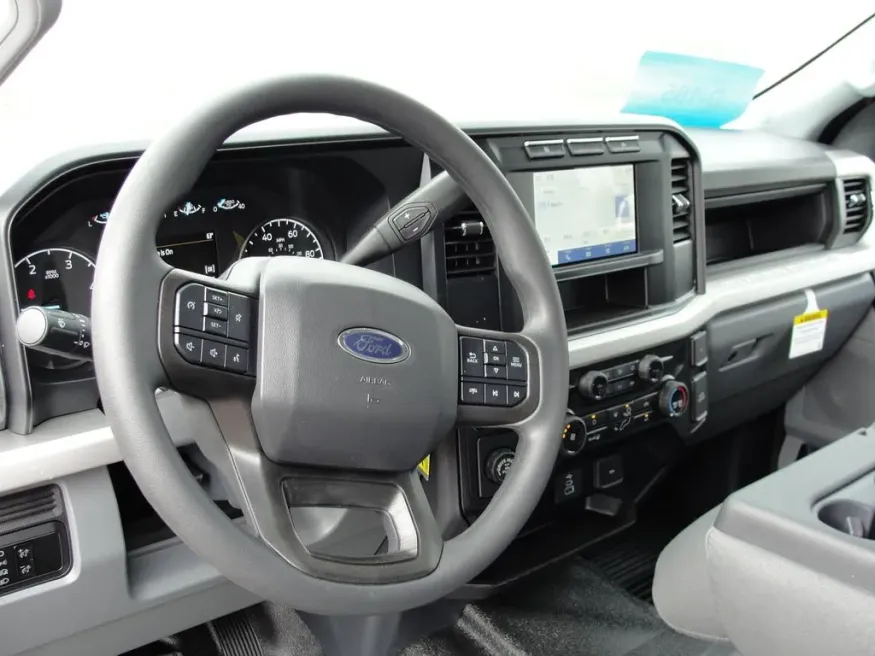 2024 Ford Super Duty F-350 XL | Photo 9 of 15