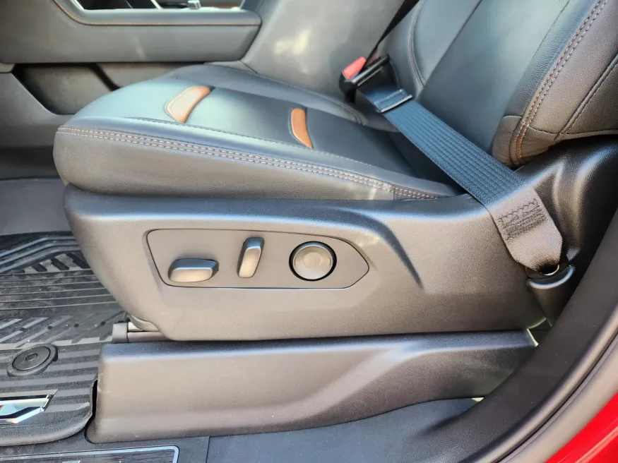 2026 GMC Sierra 2500HD AT4 | Photo 9 of 31