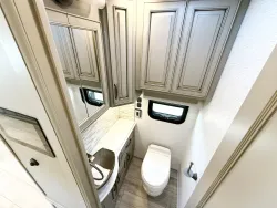 2025 Newmar Dutch Star 4369 | Thumbnail Photo 13 of 33