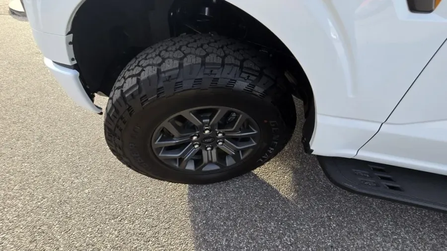 2025 Ford F-150 | Photo 10 of 30