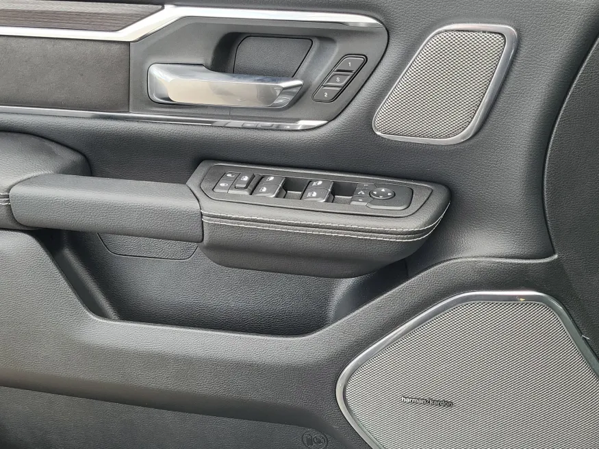 2025 RAM 1500 Laramie | Photo 20 of 26