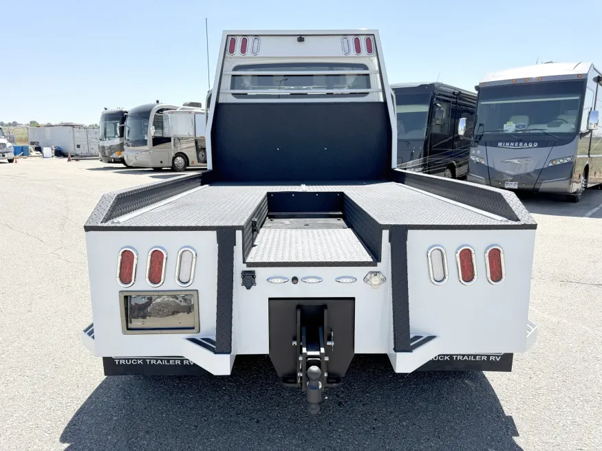 2026 Freightliner M2 112 SUMMIT HAULER | Photo 17 of 25