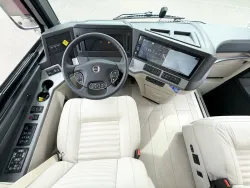 2026 Newmar New Aire 3547 | Thumbnail Photo 7 of 31