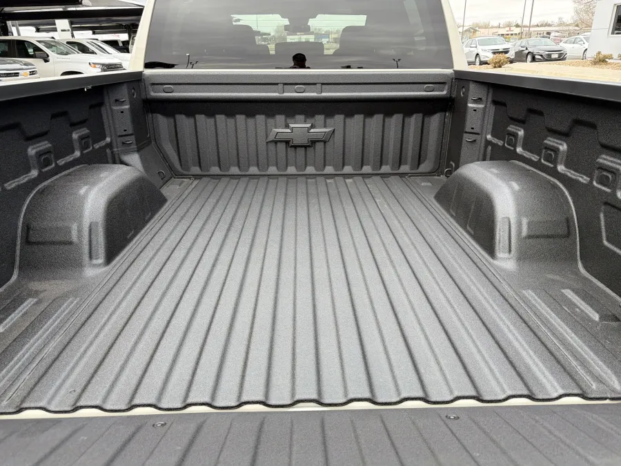 2026 Chevrolet Silverado 1500 RST | Photo 4 of 19