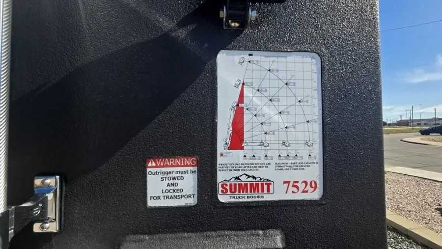 2025 Ford Super Duty F-600 | Photo 8 of 26