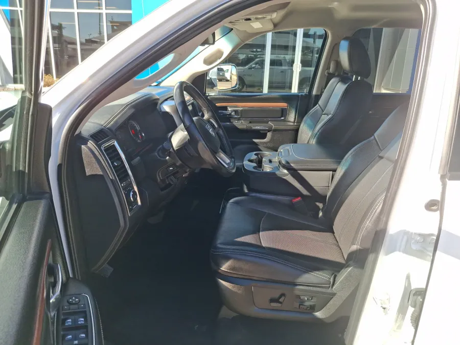 2018 RAM 1500 Laramie | Photo 12 of 16