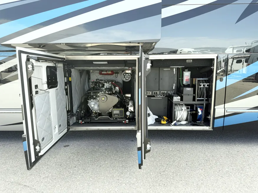 2023 Emerald Prevost H3-45 Triple Slide | Photo 33 of 35