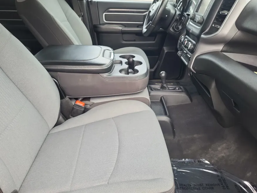 2024 RAM 3500 Chassis Cab SLT | Photo 10 of 22