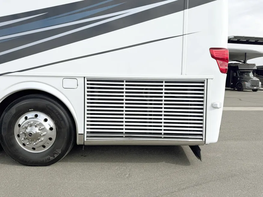 2023 Newmar Essex 4551 | Photo 32 of 34