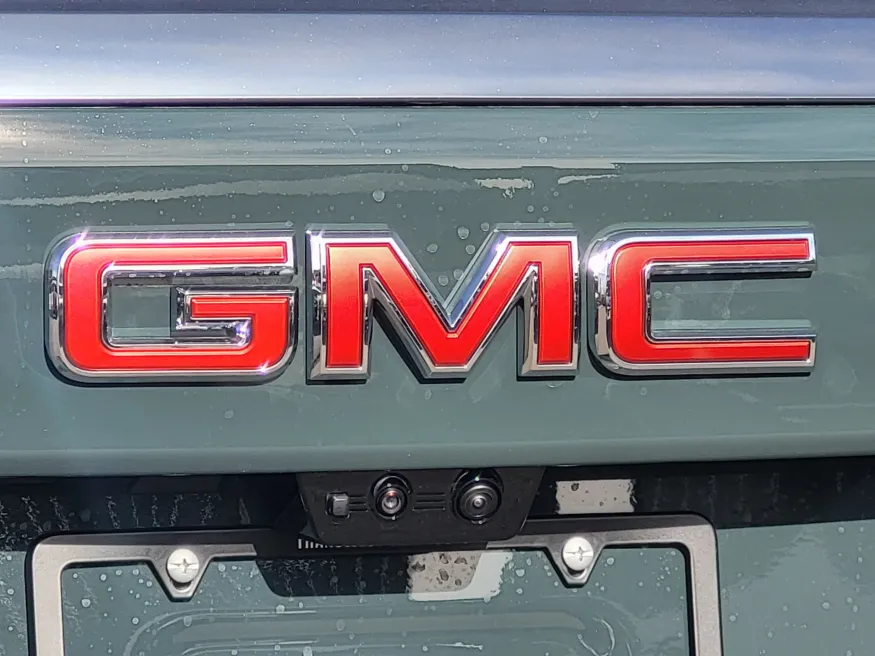 2026 GMC Yukon AT4 | Photo 10 of 26