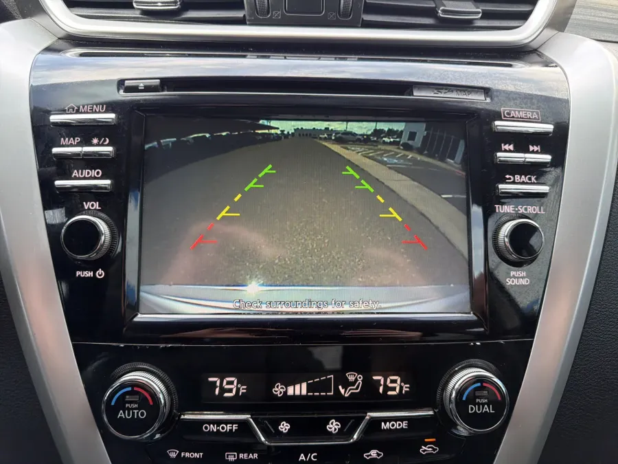 2016 Nissan Murano | Photo 14 of 18