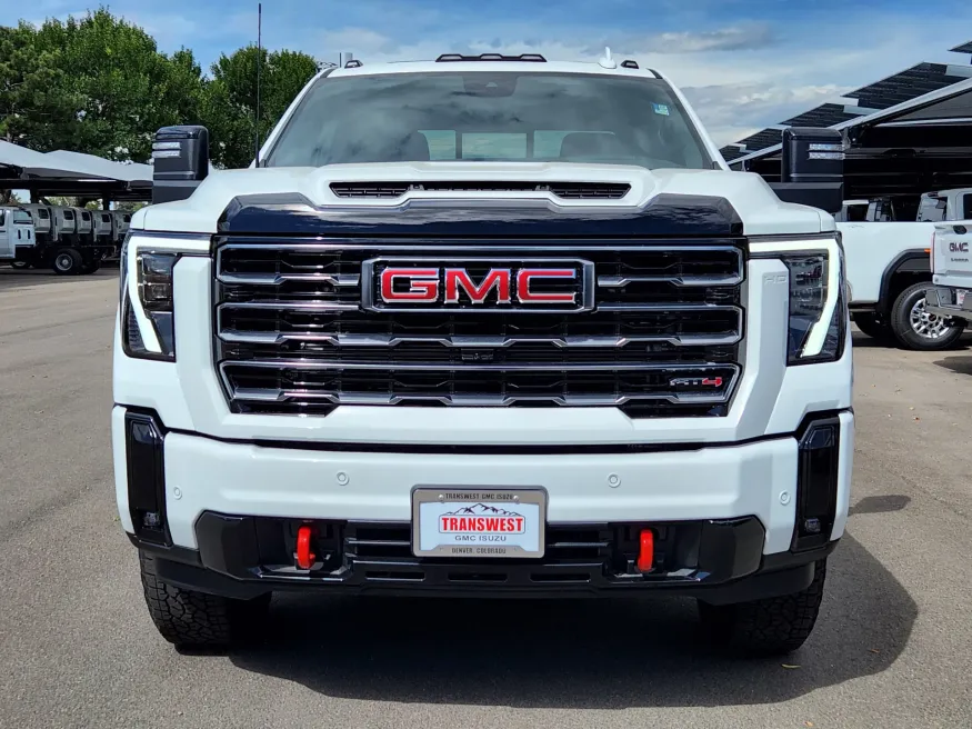 2025 GMC Sierra 2500HD AT4 | Photo 4 of 30