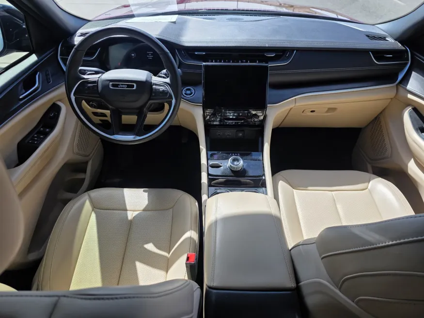 2023 Jeep Grand Cherokee L Limited | Photo 21 of 29