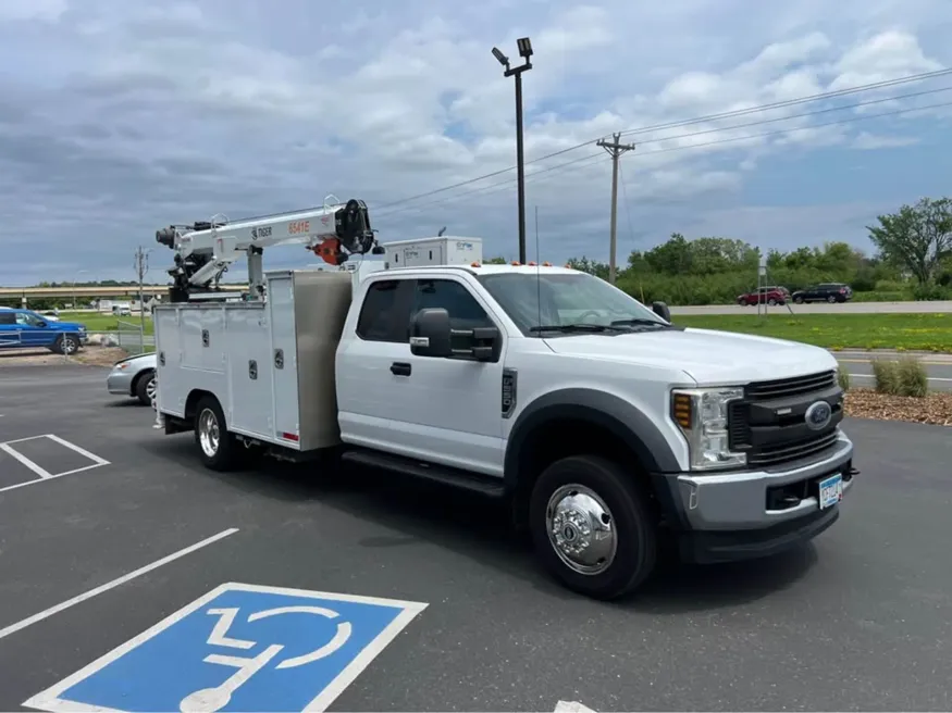 2018 Ford Super Duty F-550 XL | Photo 13 of 21