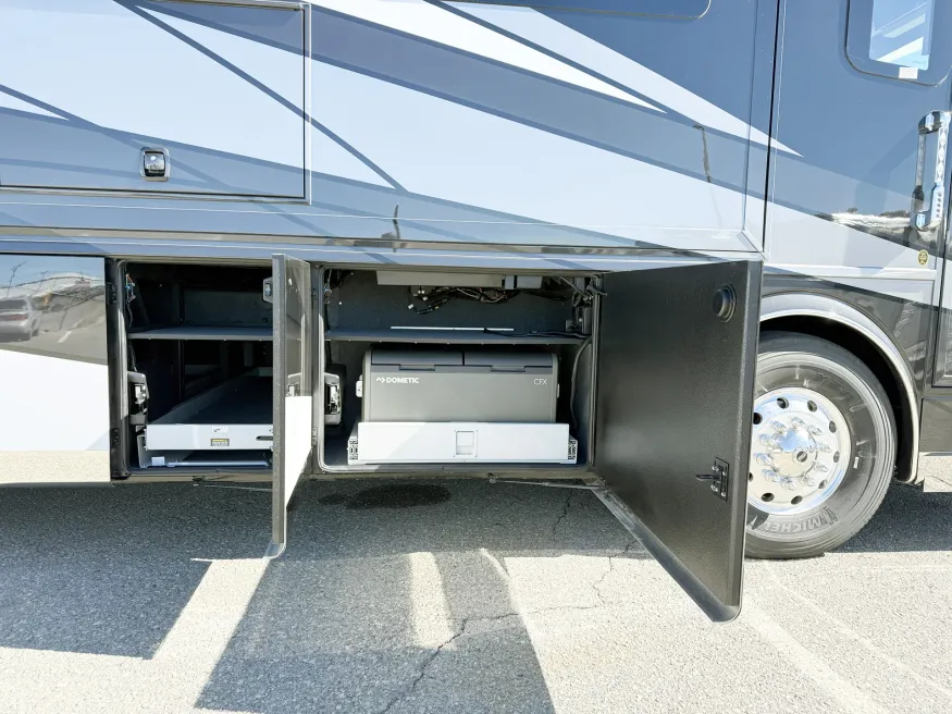 2026 Newmar Essex 4551 | Photo 26 of 33